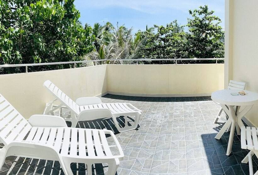 پانسیون Three Hearts