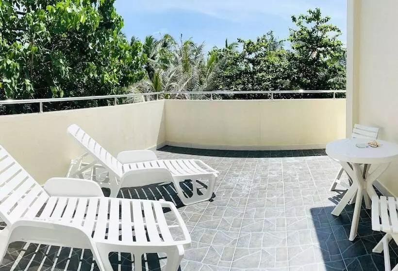 پانسیون Three Hearts