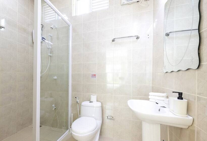 پانسیون Three Hearts