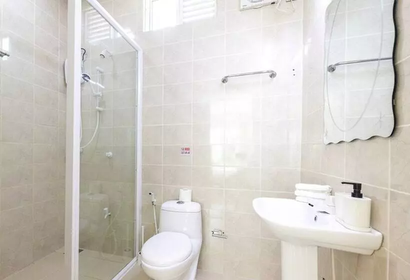 پانسیون Three Hearts