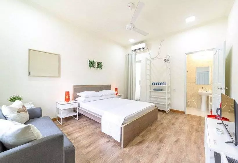 پانسیون Three Hearts