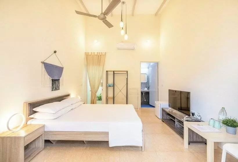 پانسیون Three Hearts