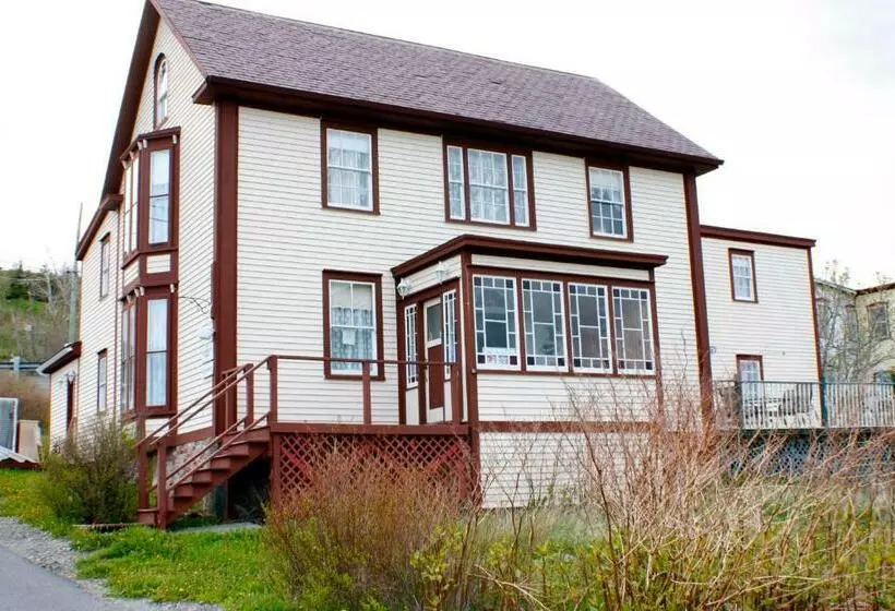 Retkeilymaja Bishop White Manor