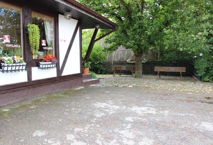 هاستل Sanders Motel