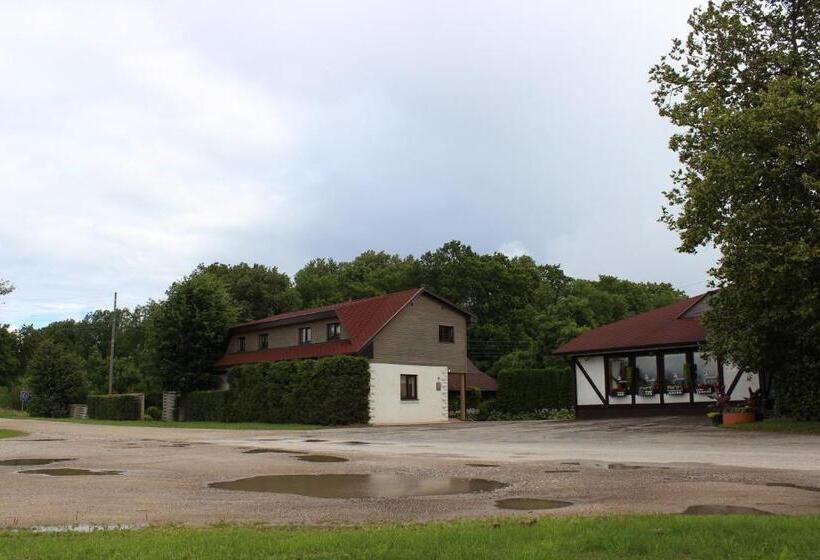 هاستل Sanders Motel