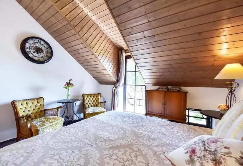 تختخواب و صبحانه Rusne Villa