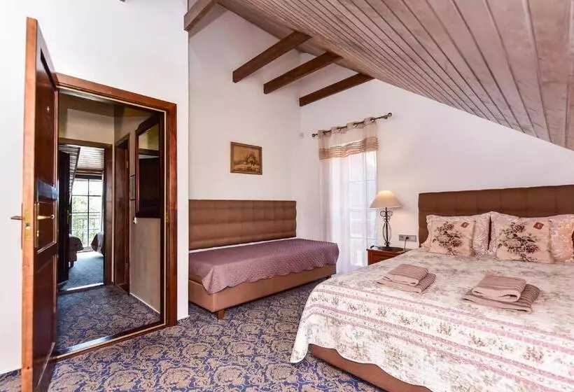 تختخواب و صبحانه Rusne Villa