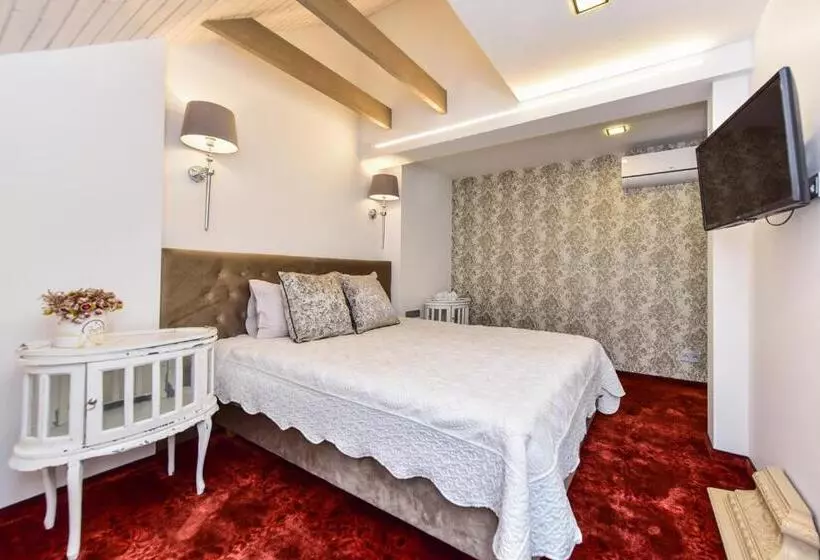 تختخواب و صبحانه Rusne Villa