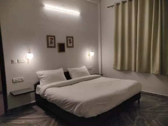 هتل Dakghar 606