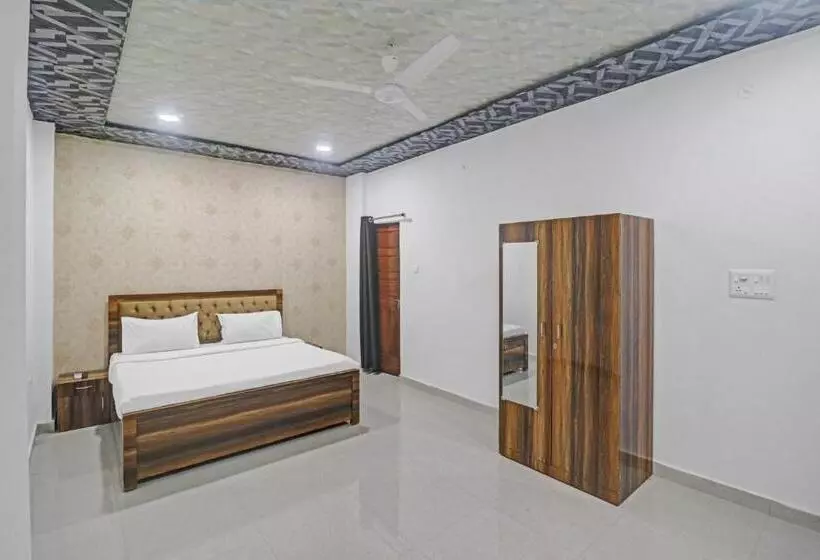 Hotelli Oyo Flagship 70230  Paras Palace