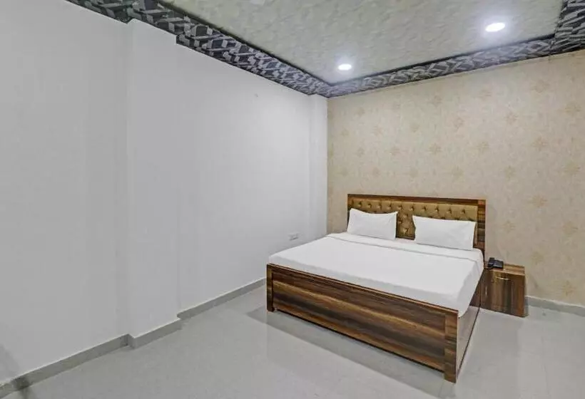 Hotelli Oyo Flagship 70230  Paras Palace