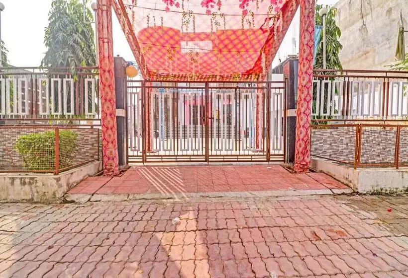 Hotelli Oyo Flagship 70230  Paras Palace