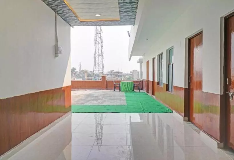 Hotelli Oyo Flagship 70230  Paras Palace