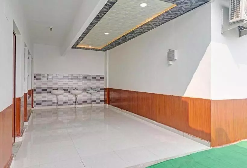 Hotelli Oyo Flagship 70230  Paras Palace