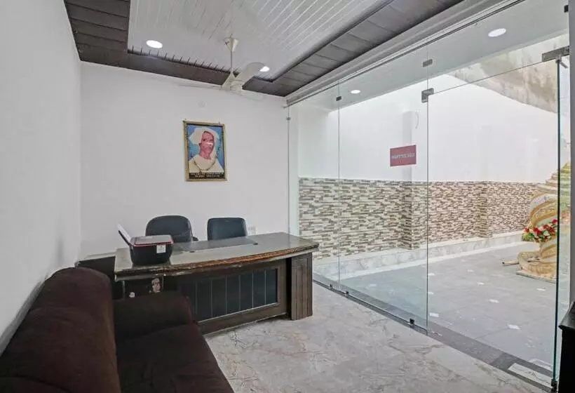 Hotelli Oyo Flagship 70230  Paras Palace