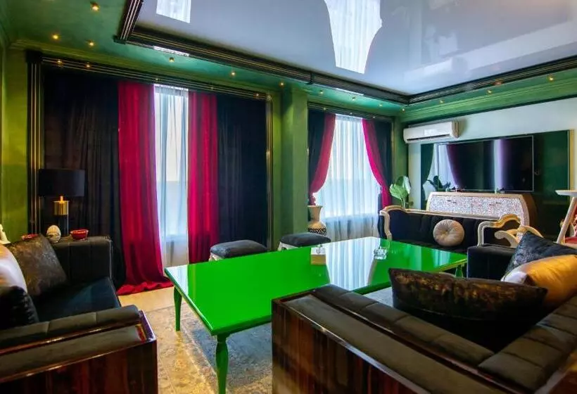 Hotelli Phoenicia Blue View