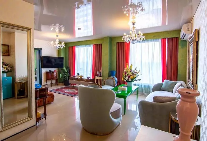 Hotelli Phoenicia Blue View