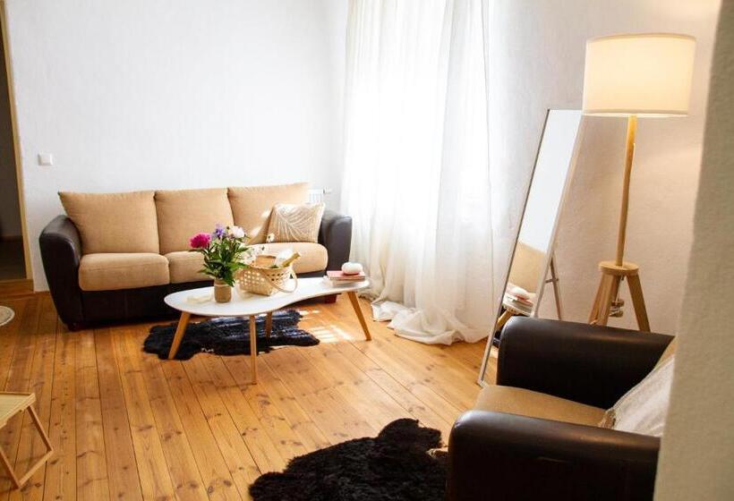 Mooste Viinavabriku Hotell & Restoran