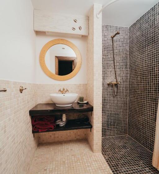 Mooste Viinavabriku Hotell & Restoran