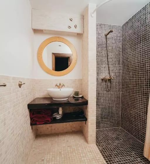 Mooste Viinavabriku Hotell & Restoran