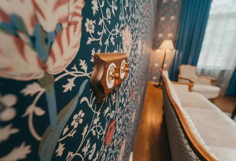 Mooste Viinavabriku Hotell & Restoran