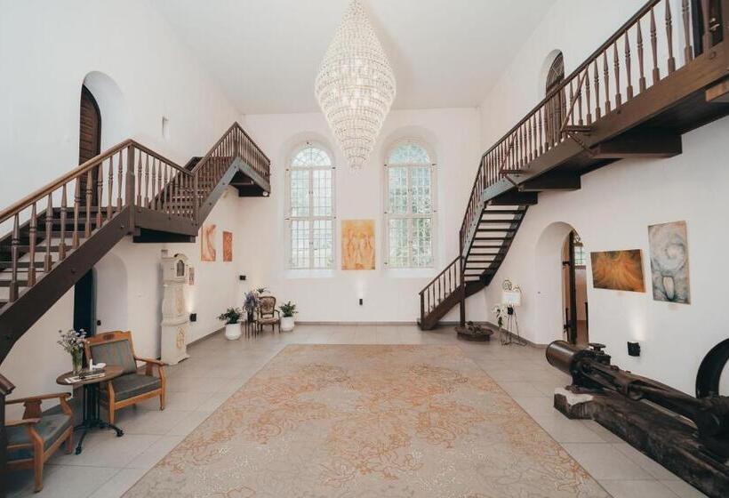 Mooste Viinavabriku Hotell & Restoran