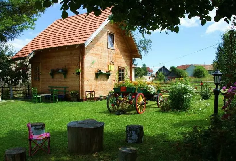 پانسیون Apartments Vila Selena   Golija