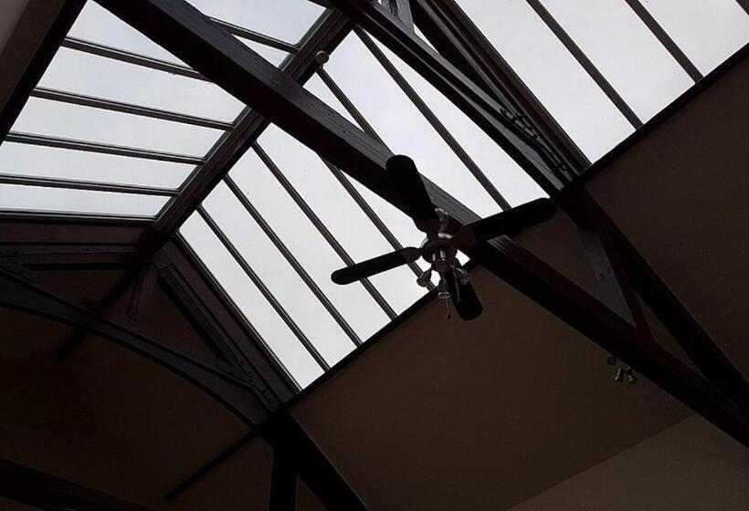 بنسيون Grammar Lodge Guest House