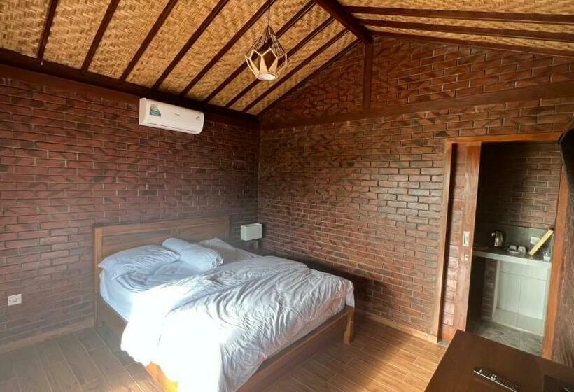 پانسیون Manta Guest House