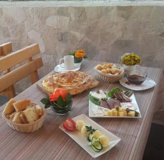 پانسیون Rafting Camp Green Tara