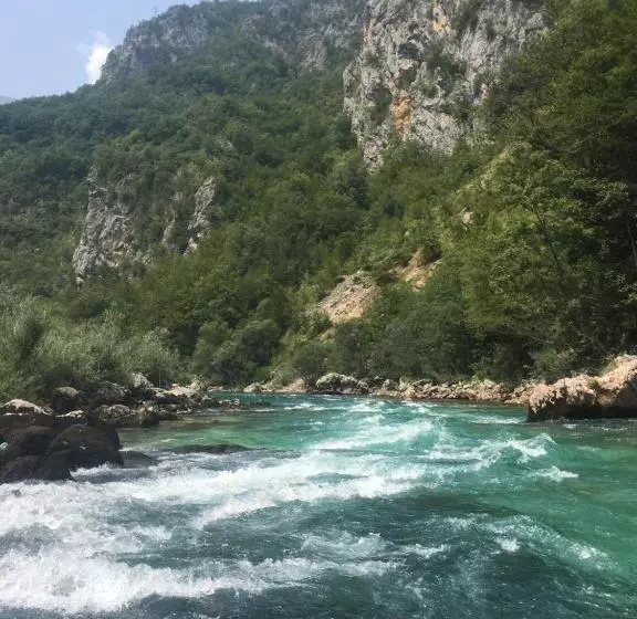 پانسیون Rafting Camp Green Tara