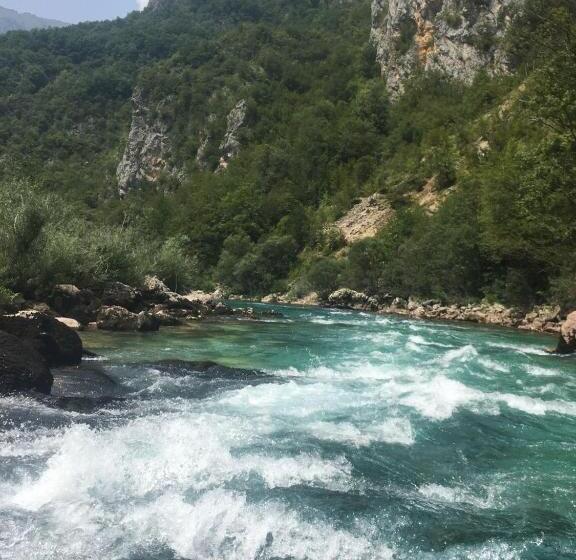 پانسیون Rafting Camp Green Tara