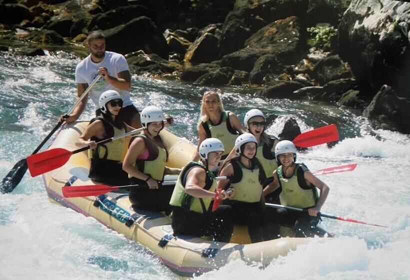 پانسیون Rafting Camp Green Tara