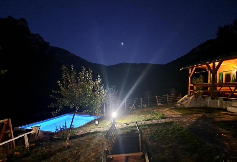 پانسیون Rafting Camp Green Tara