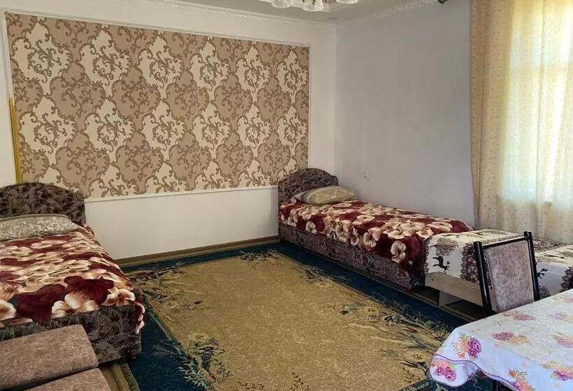 پانسیون Svetlana Guest House