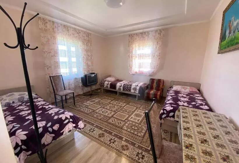 پانسیون Svetlana Guest House