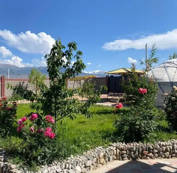 پانسیون Svetlana Guest House