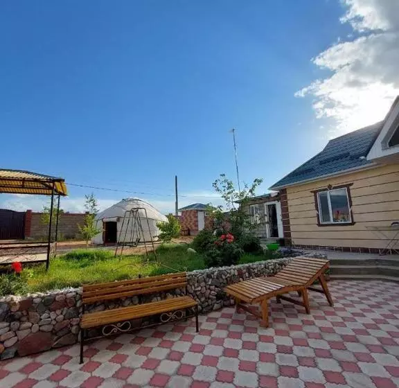 پانسیون Svetlana Guest House