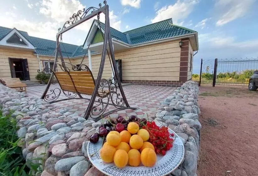 پانسیون Svetlana Guest House