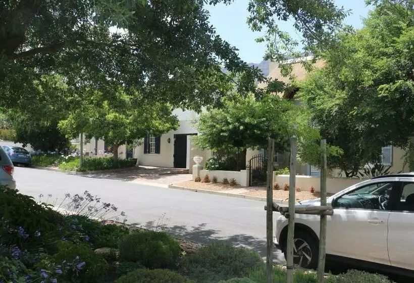 Aamiaismajoitus (B&B) 3 On Roux