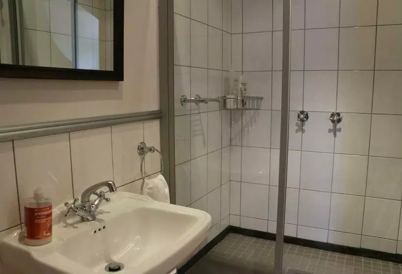 Aamiaismajoitus (B&B) 3 On Roux