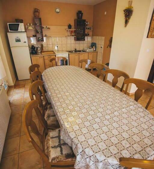 تختخواب و صبحانه Balázs Panzió