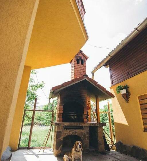 تختخواب و صبحانه Balázs Panzió