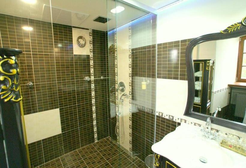 Bed and Breakfast Theresia Chateau   Bernolákovo