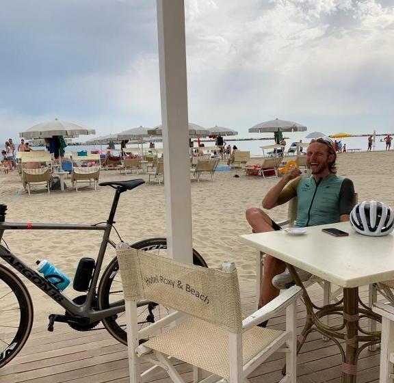 فندق Roxy & Beach