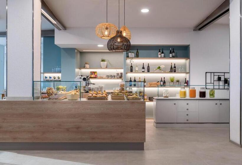 فندق Roxy & Beach