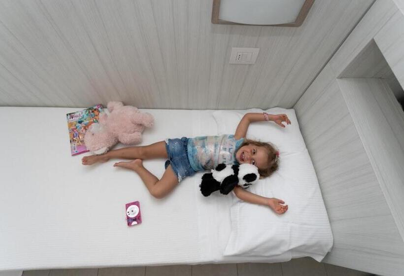 فندق Roxy & Beach