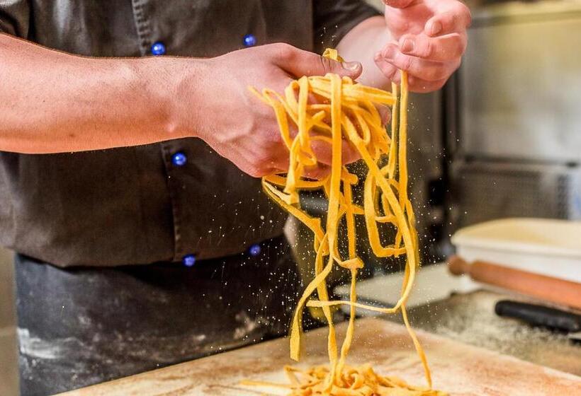 فندق Roxy & Beach