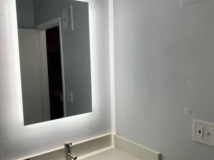 Отель Rodeway Inn