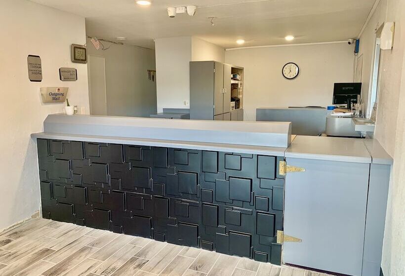 Отель Rodeway Inn